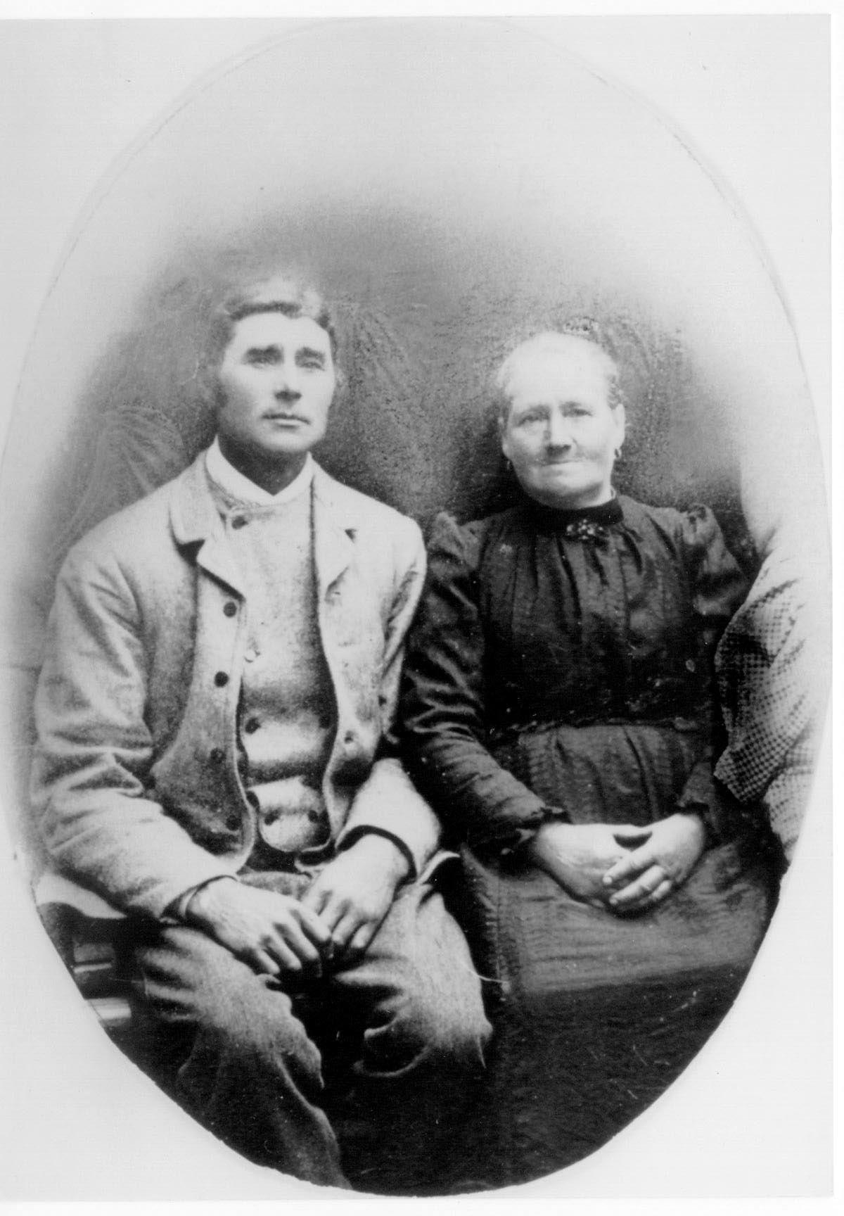Nils Olof och Brita Christina omkring 1895 dvs han är ca 48 och hon ca 55 år gammal.